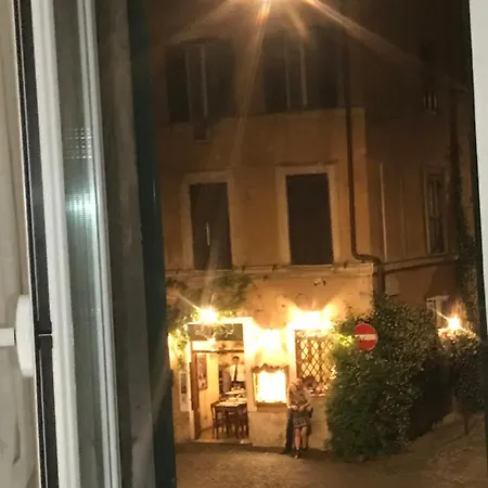 Sunny Side Trastevere Апартаменты *